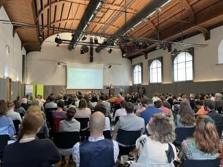 Die gut besuchte Mehrzweckhalle der PH Heidelberg bei der Keynote von Kathrin Höckel zum #BUKO22HD