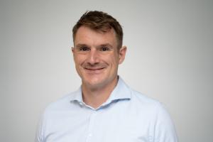 Portraitaufnahme von Dr. Florian Grafl