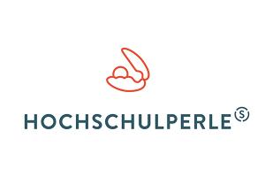 Das Logo der Hochschulperle des Stifterverbands zeigt auf weißem Grund den Schriftzug HOCHSCHULPERLE (S), darüber in Orange das Icon einer Perle in einer geöffneten Muschel.